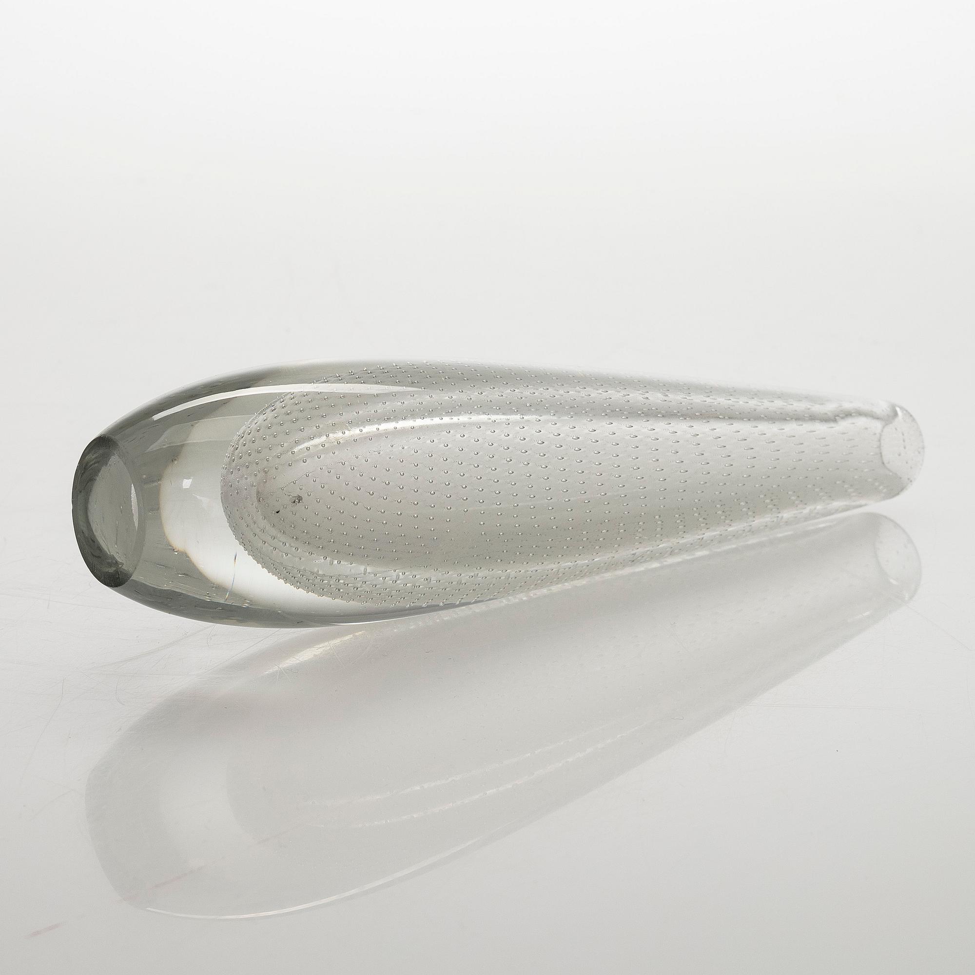 Gunnel Nyman, vas, modell "GN 31", signerad G. Nyman Nuutajärvi Notsjö. Formgiven 1947.