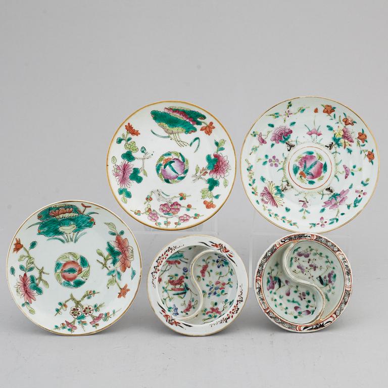 Five famille rose tazzas, Qing dynasty, 19th century.