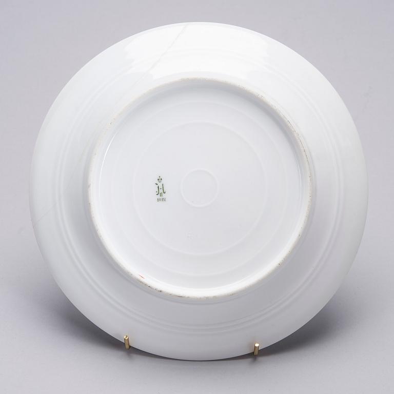 TALLRIK, porslin, Kejserliga porslinsmanufakturen, Nikolaj II:s period (1894-1917), S:t Petersburg, Ryssland 1912.