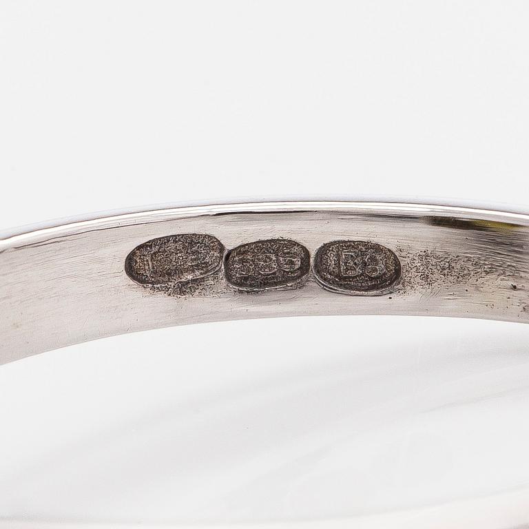 Sormus, 14K valkokultaa, fasettihiottu krysoberylli ja timantteja.