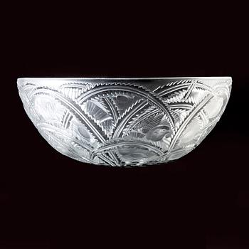 A René Lalique 1940s glass bowl.