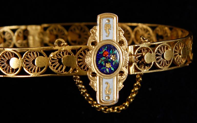 ARMRING, 18 k guld.