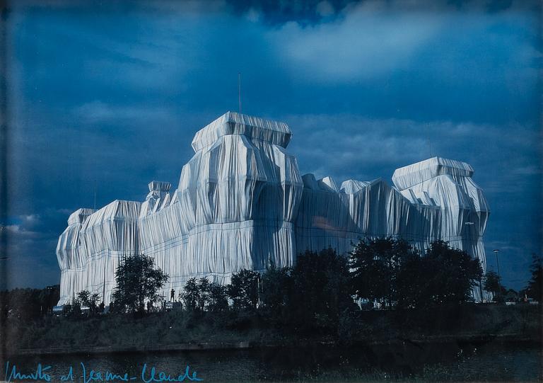 Christo & Jeanne-Claude, "Wrapped Reichstag".