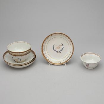 KOPPAR OCH FAT, porslin, Kina, Qing dynastin, mestadels  Jiaqing (1796-1820).