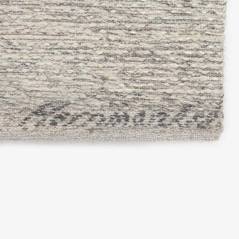 Helena Hernmarck, vävd tapet, "Folded paper 3", slätväv, ca 171 x 103 cm signerad Hernmarck.