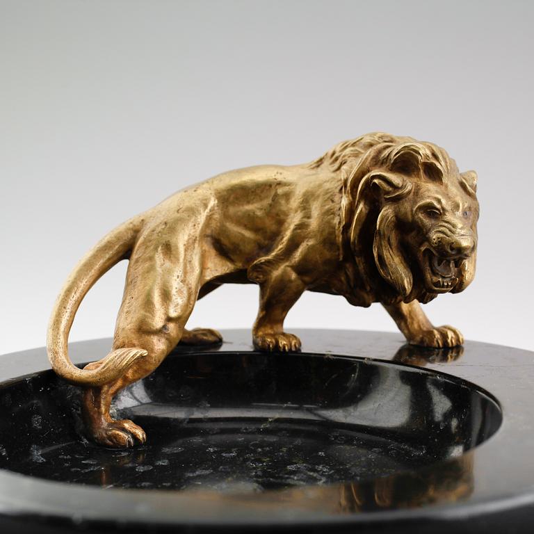 SKÅLFAT, svart marmor och  förgylld brons, 1900-talets första hälft.