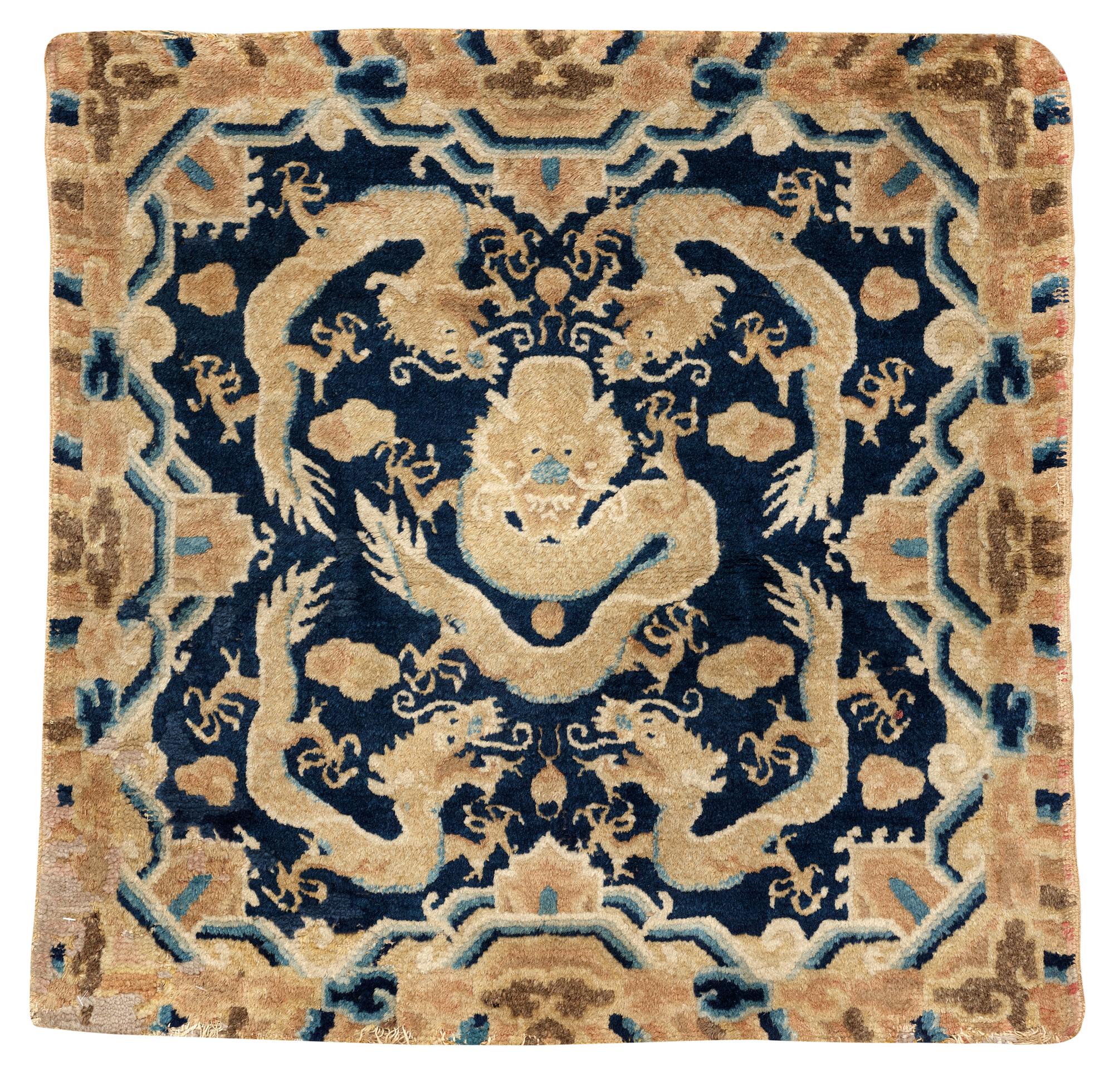 ANTIK NINGXIA TRONSTOLSMATTA. 79 x 80 cm.