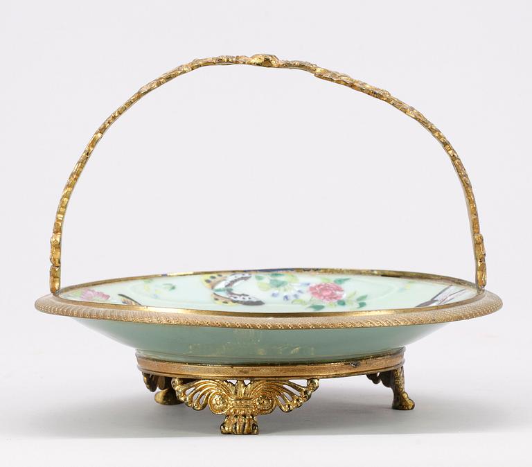 KONFEKTFAT, porslin och  mässing, empirestil, 1800-talets senare hälft.