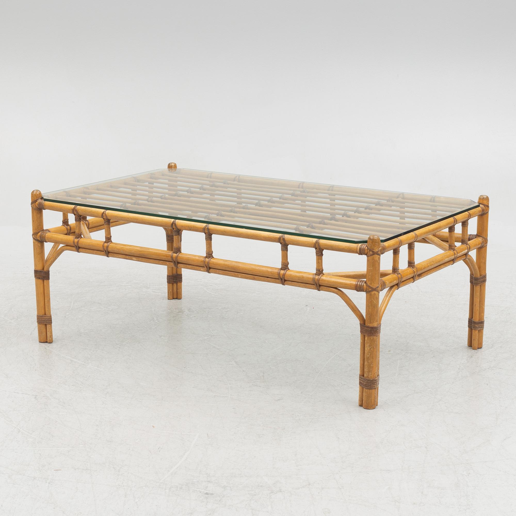 Soffbord, samt fåtöljer, ett par, Sverige, 1900-talets andra hälft.