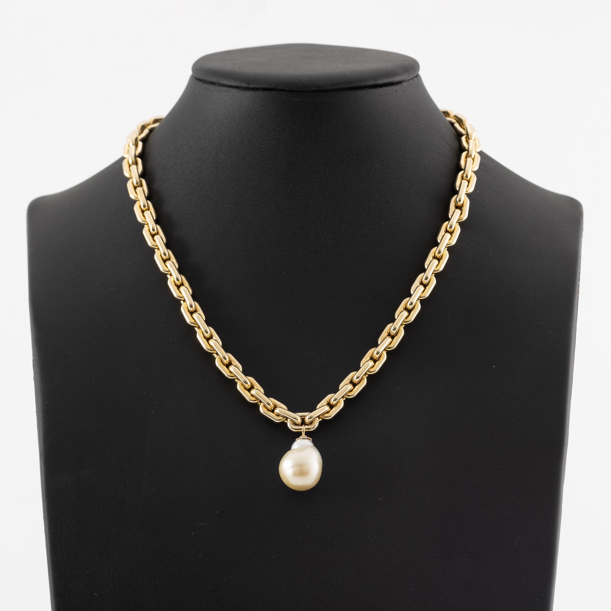 Necklace 14K gold with cultured baroque South Sea pearl.