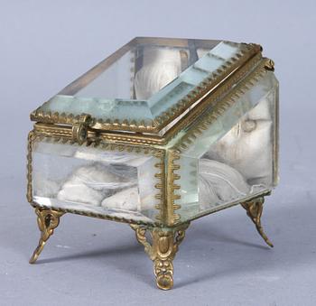 FICKURSHÅLLARE, 1900-talets första hälft.