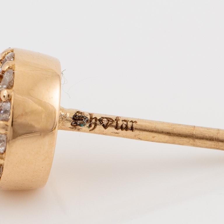 Örhängen 18K guld med morganiter och små briljantslipade diamanter.