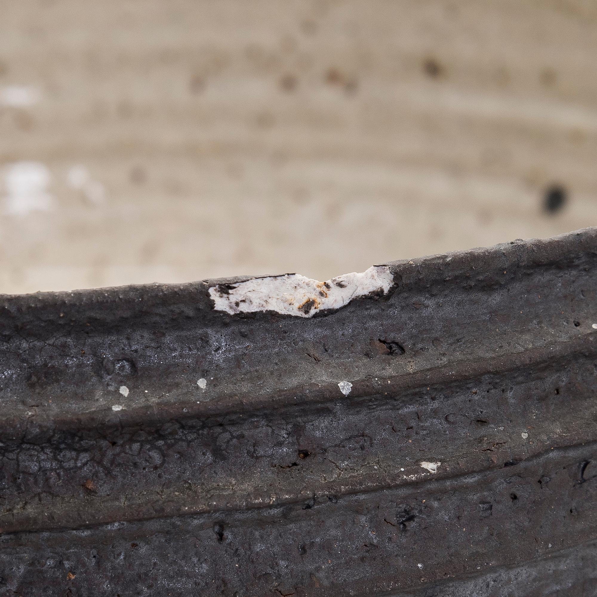 Raija Tuumi, malja, samotti, signeerattu RT ARABIA 1965.