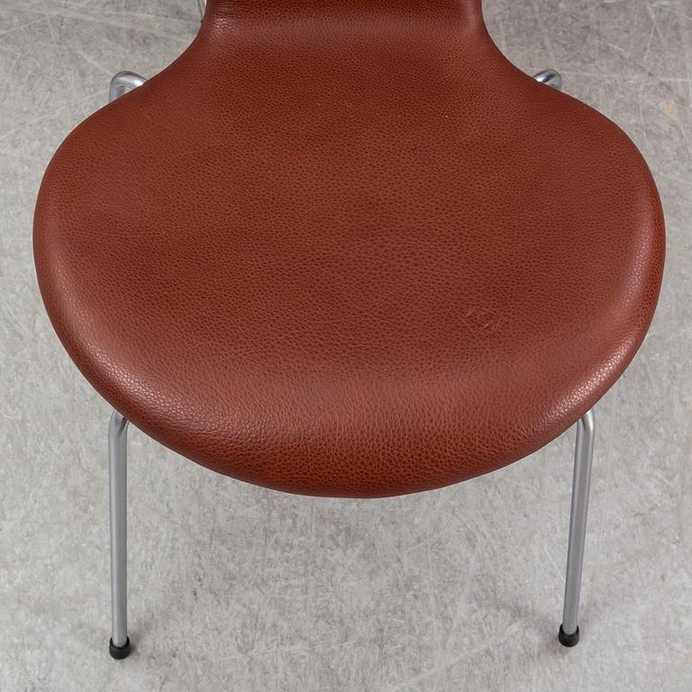 ARNE JACOBSEN, stolar, 6 st "Sjuan", Fritz Hansen, Danmark.