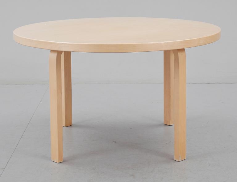 MATBORD, modell 91, Alvar Aalto för Artek, Finland.