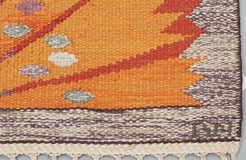 CARPET. "Park röd, Korsnäs". Gobelängteknik (tapestry weave). 284 x 224,5 cm. Signed AB MMF BN.