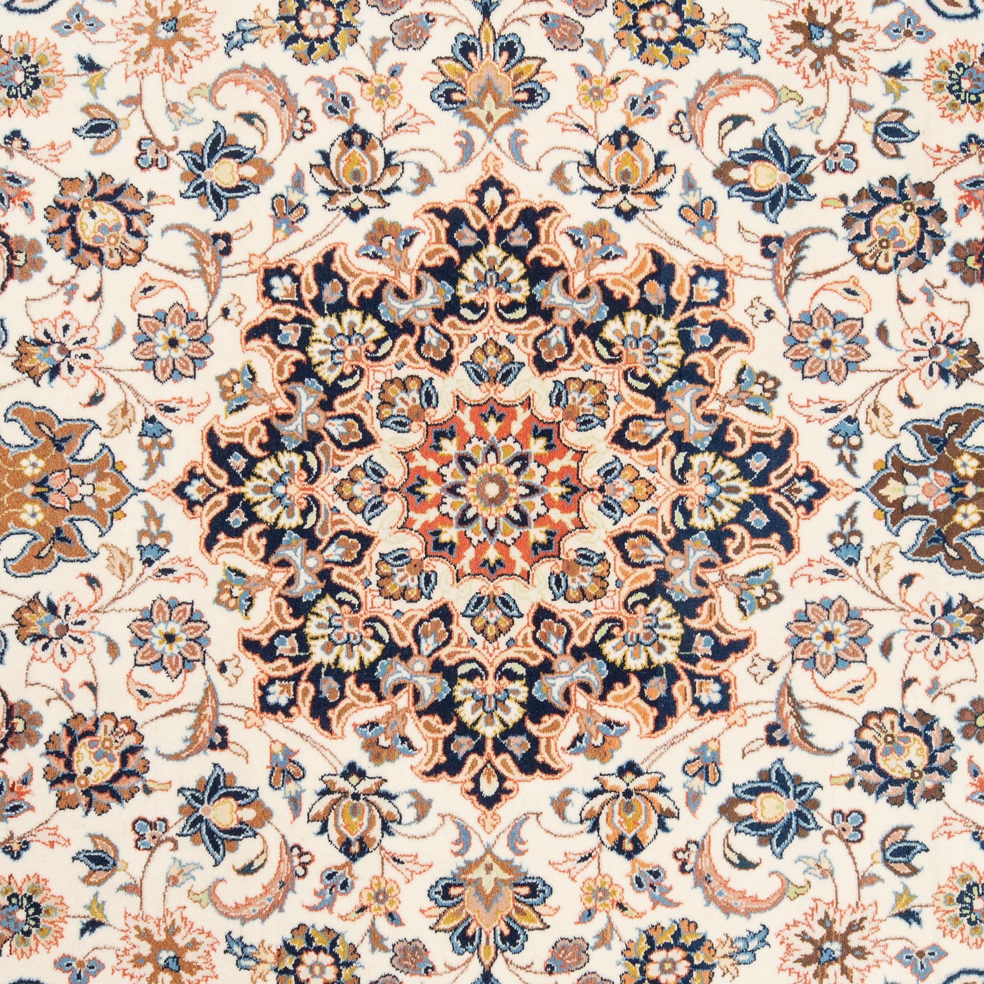 Carpet, Isfahan, signed, approx. 184 x 107 cm.