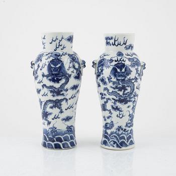 A pair of Chinese blue and white vases, Qing dynasty, 19th century.