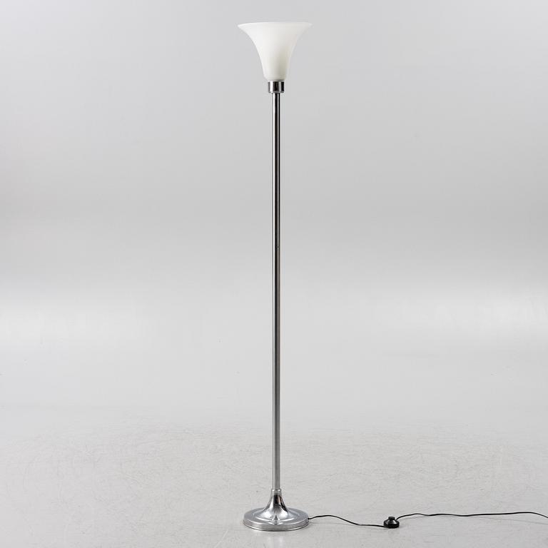 Golvlampa, samtida tillverkning.