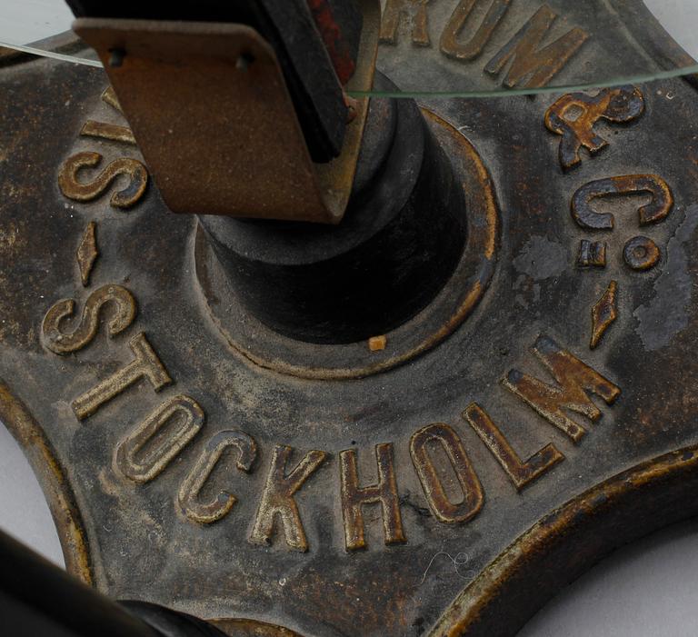 INFLUENSMASKIN, metall och glas, Svanström & Co, Stockholm, 1900-talets första hälft.