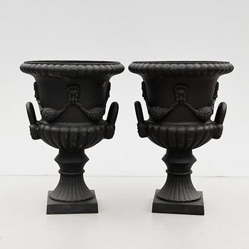 TRÄDGÅRDSURNOR, 1 par, 1900-/2000-tal.