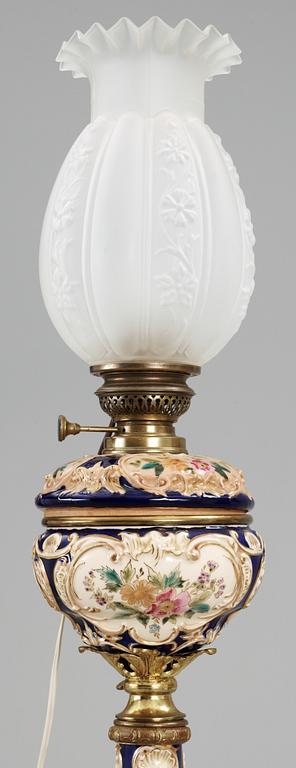 GOLVFOTOGENLAMPA, majolika, 1800/1900-tal.