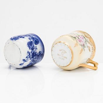 Mustaschkoppar, 24 par, porslin, bla England och Tyskland, 1800 och 1900-tal.