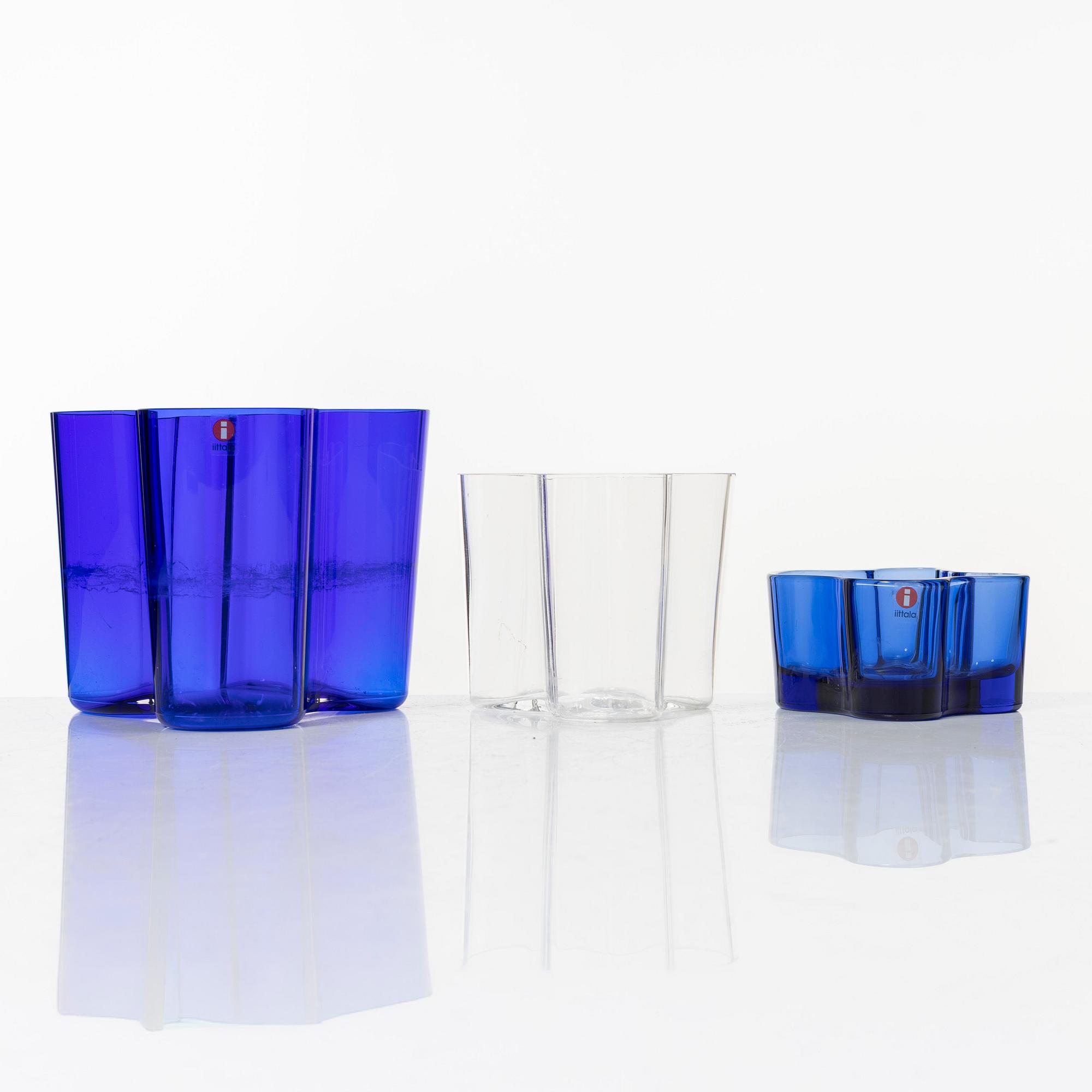 Alvar Aalto, a 'Savoy' candle holder and two vases, Iittala, Finland.