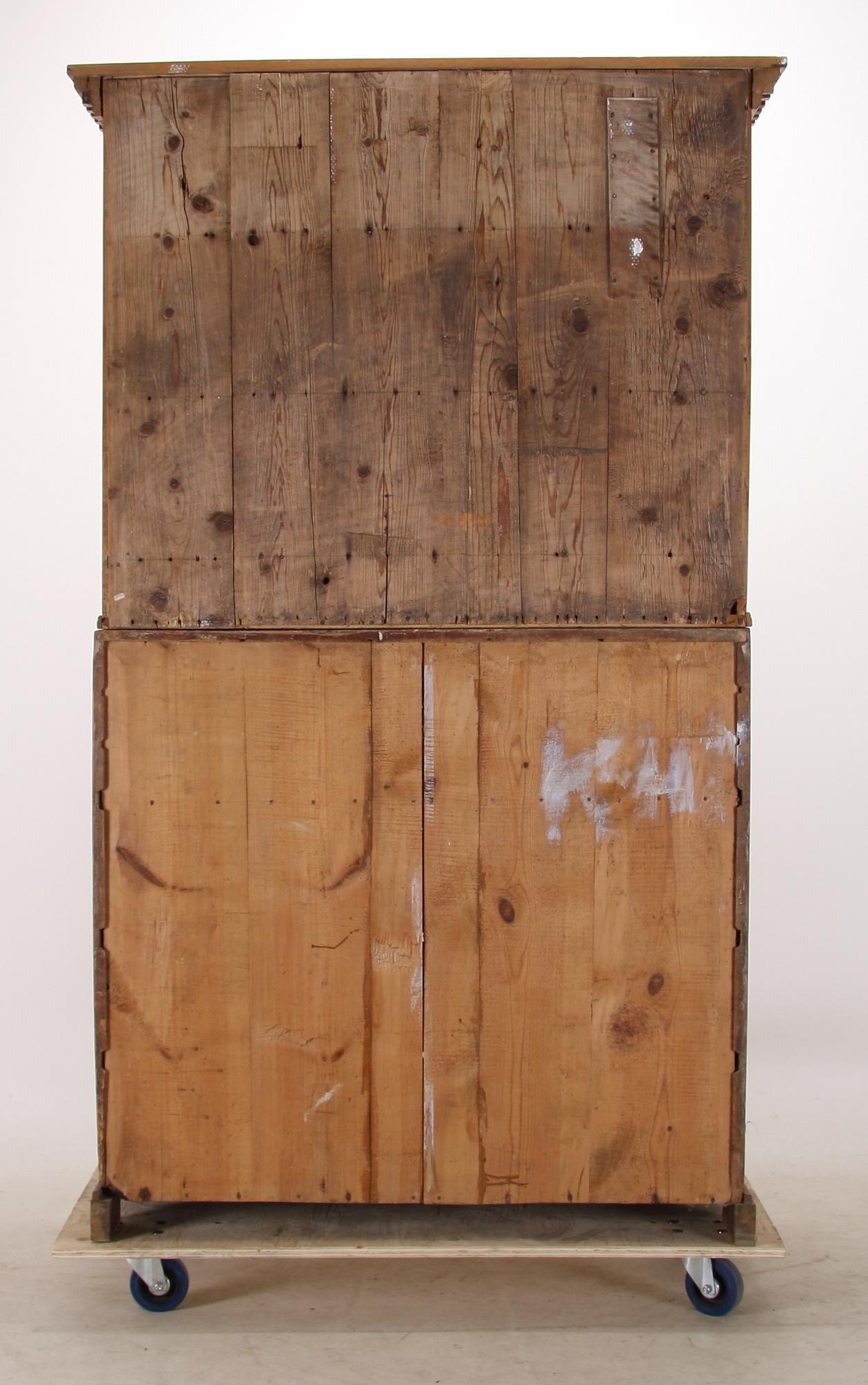 SKRIVSKÅP, sengustavianskt provinsarbete. 1800-tal.