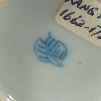 TEDOSA med LOCK, porslin. Qingdynastin Kangxi (1662-1722).