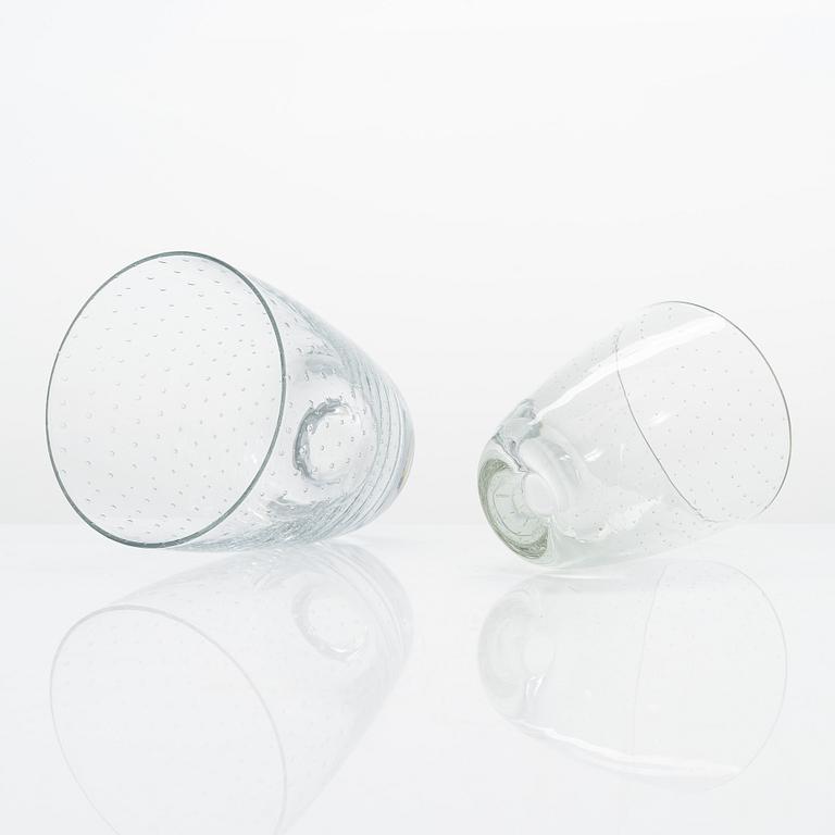 Gunnel Nyman, kanna och dricksglas 19 st, "Pore", modell 2723, Nuutajärvi Notsjö, 1900-talets mitt.