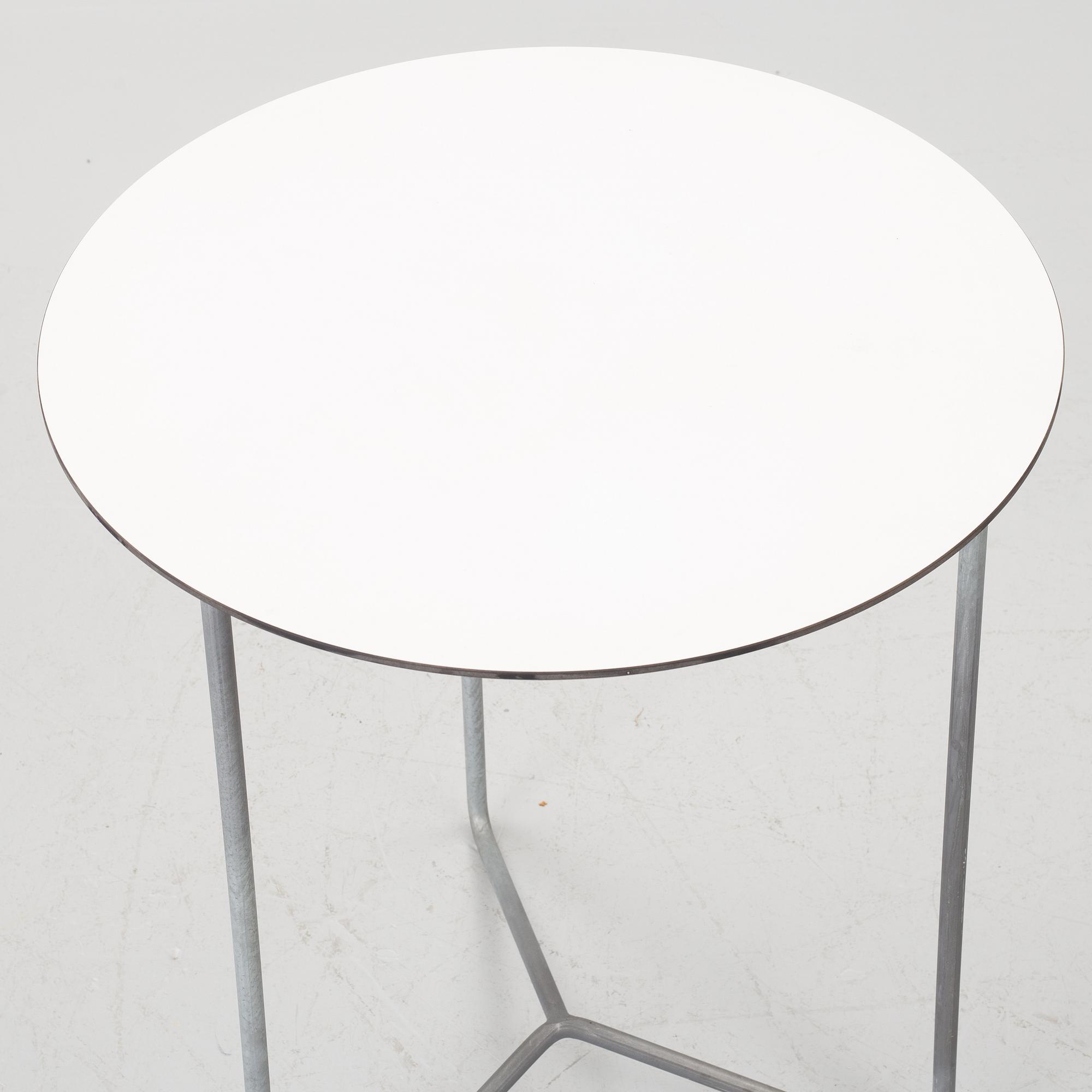Nils Strinning, a pair of garden chairs and a table, 'High Tech', Grythyttan.