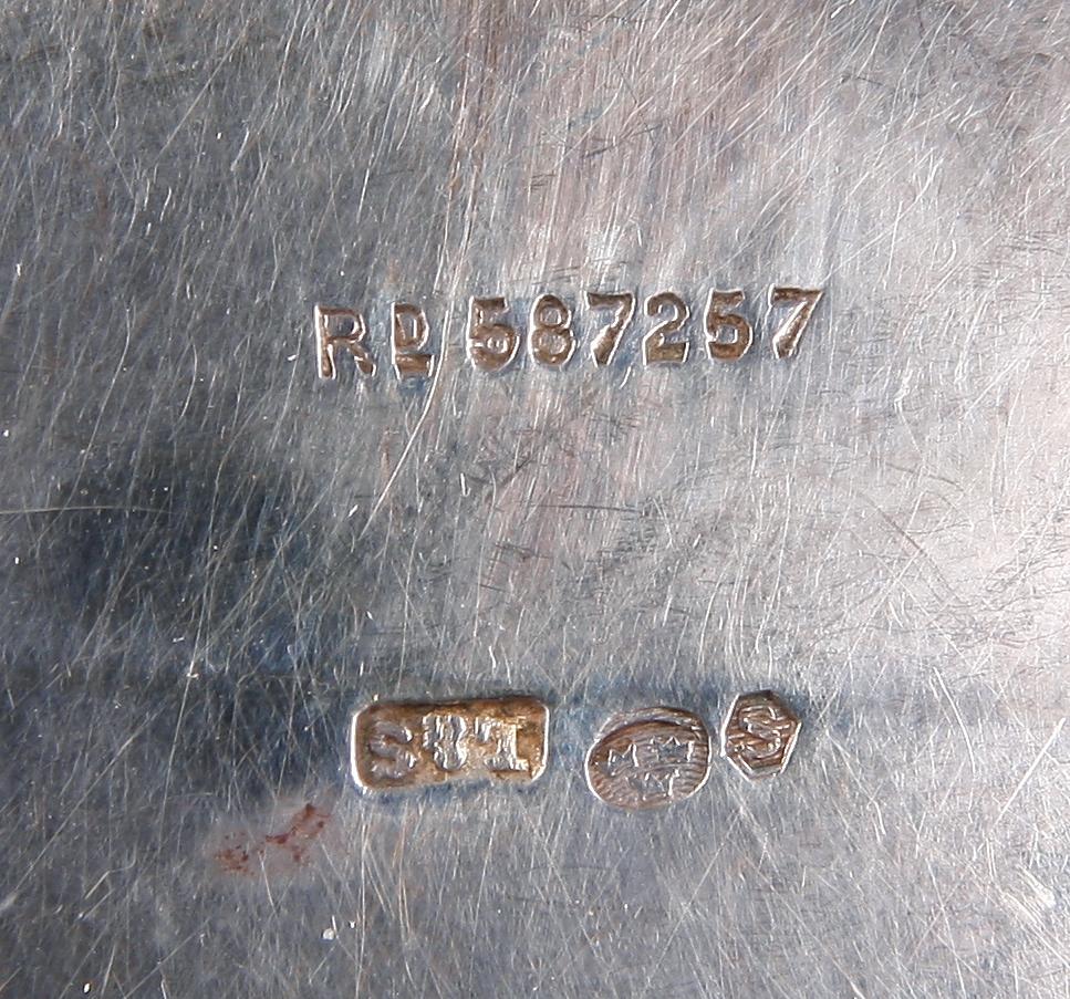 KAFFE OCH TEKANNA, silver. Nyrokokostil, Birmingham, England 1916. Tot ca 1265 g.