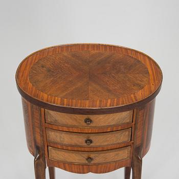 An early 20th century sidetable.
