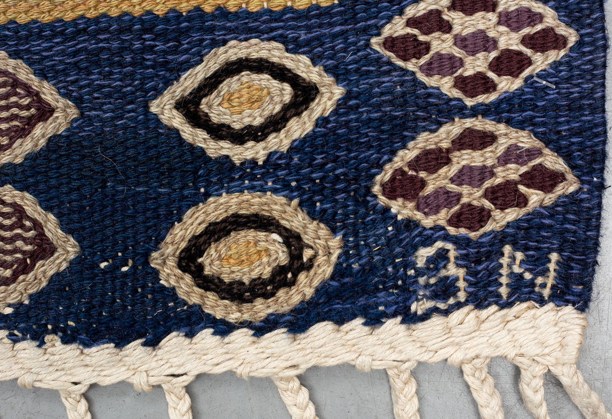 Barbro Nilsson, matto, "Snäckorna", flat weave, ca 312-313,5 x 200-204,5 cm, signed AB MMF BN.