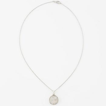 Hänge med kedja, 18K vitguld med pärlemor och briljantslipad diamant.