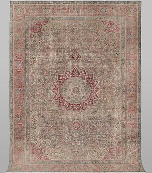 A carpet, Persian, Vintage Design, ca 338 x 235 cm.