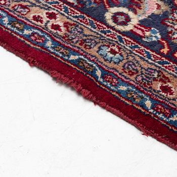 Carpet, Mesh. approx. 388 x 292 cm.