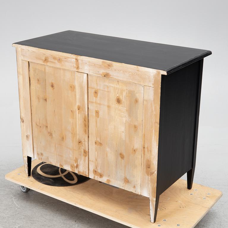 Chest of drawers, first half of the 20th century.