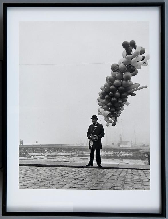 ISMO HÖLTTÖ, A tergo sign. Lambda print, 1/12.
