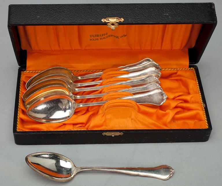 BORDSBESTICK, silver, Chippendale, 12+12+12. Auran Kultaseppä, Åbo 1961.