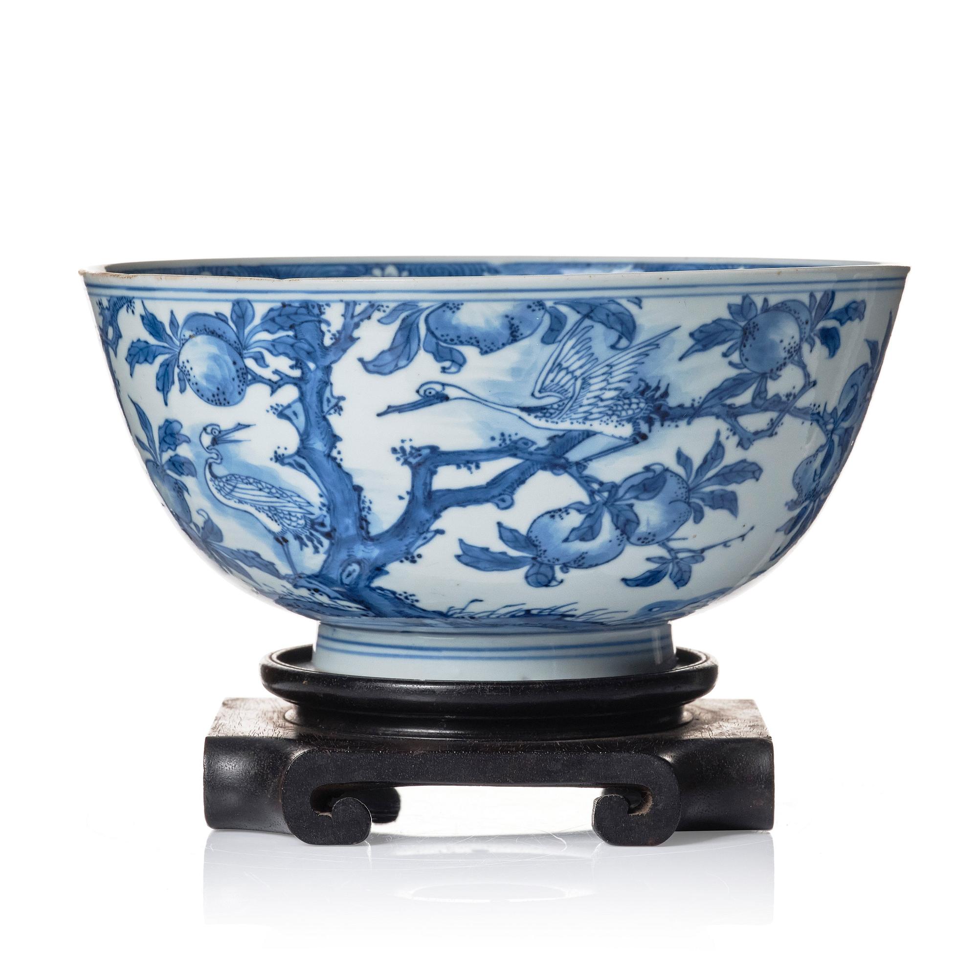A blue and white bowl, Qing dynasty, Kangxi (1662-1722).