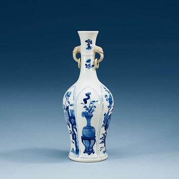 1696. A blue and white vase, Qing dynasty, Kangxi (1662-1722).