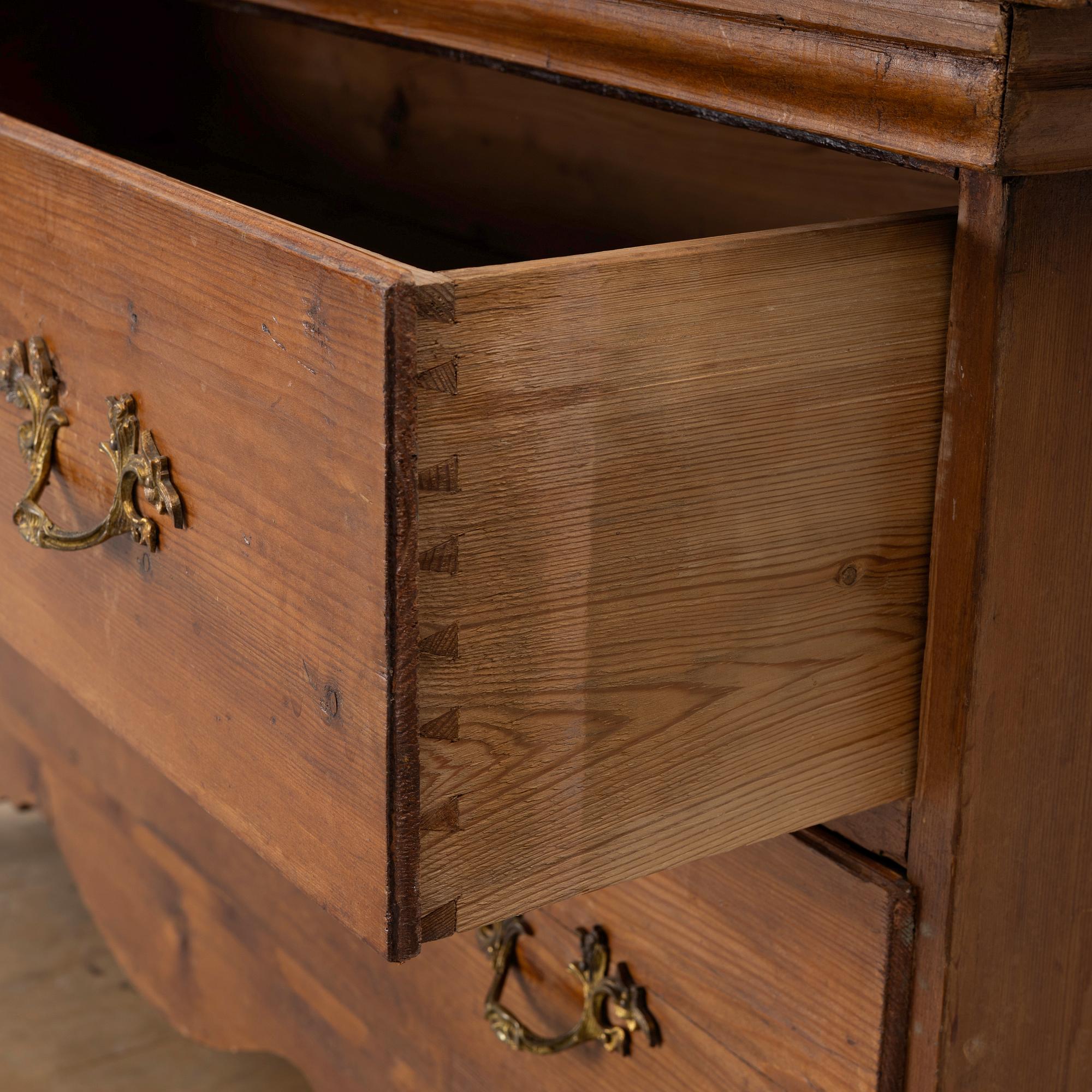 Cabinet, 18th century.