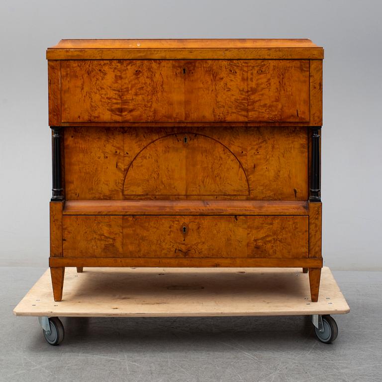 A mid 19th century chest of drawers.