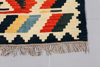 A KASHGAI KILIM, 177 x 116 cm.