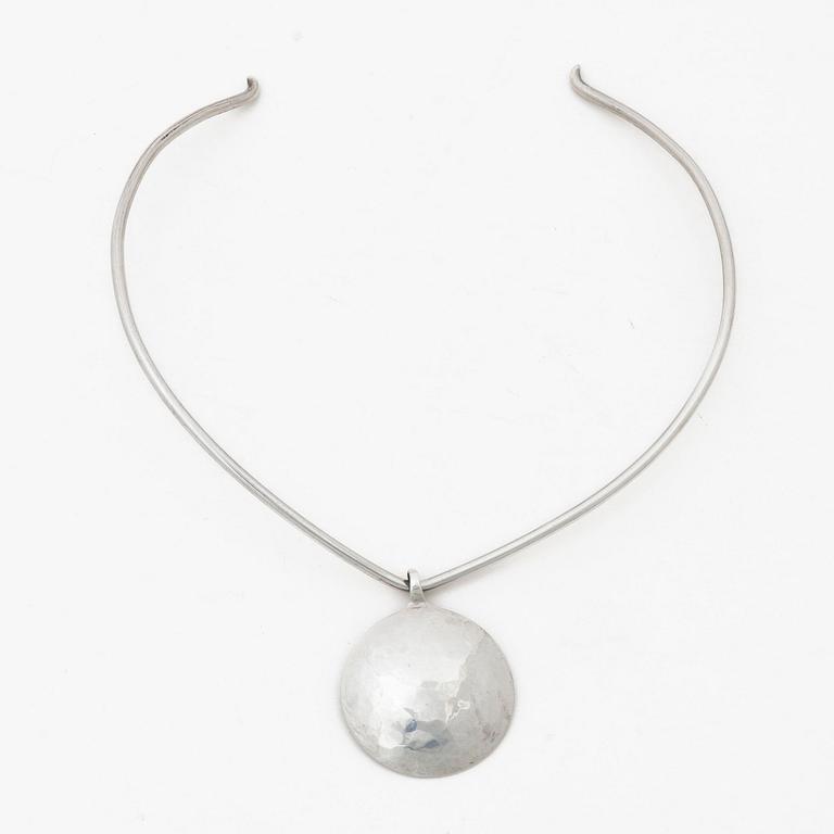 Inga-Britt "Ibe" Dahlquist, halssmycke, silver, Malmö 1973.