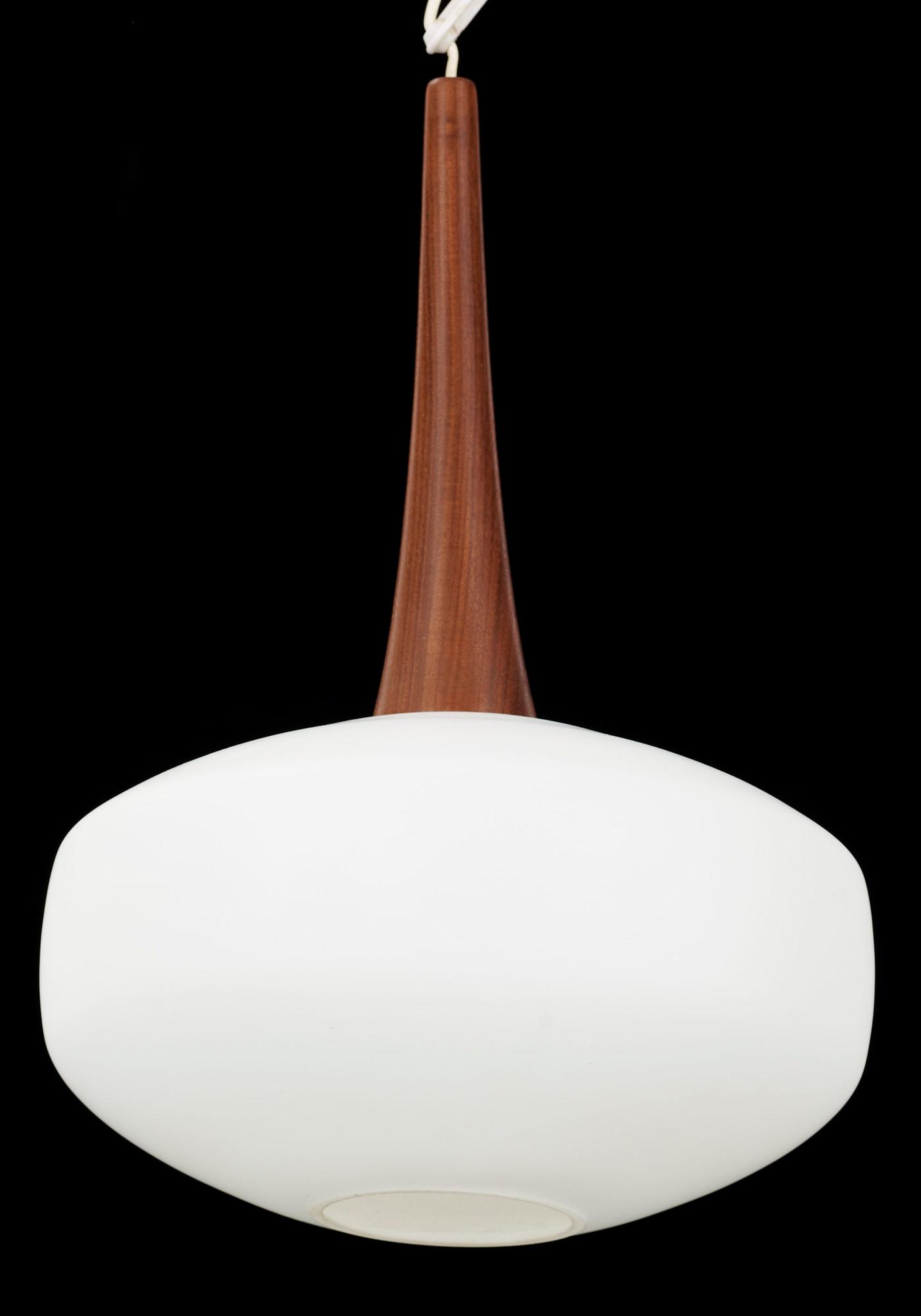 TAKLAMPA, möjl Luxus, 1950/1960-tal. H 45, diam 30.