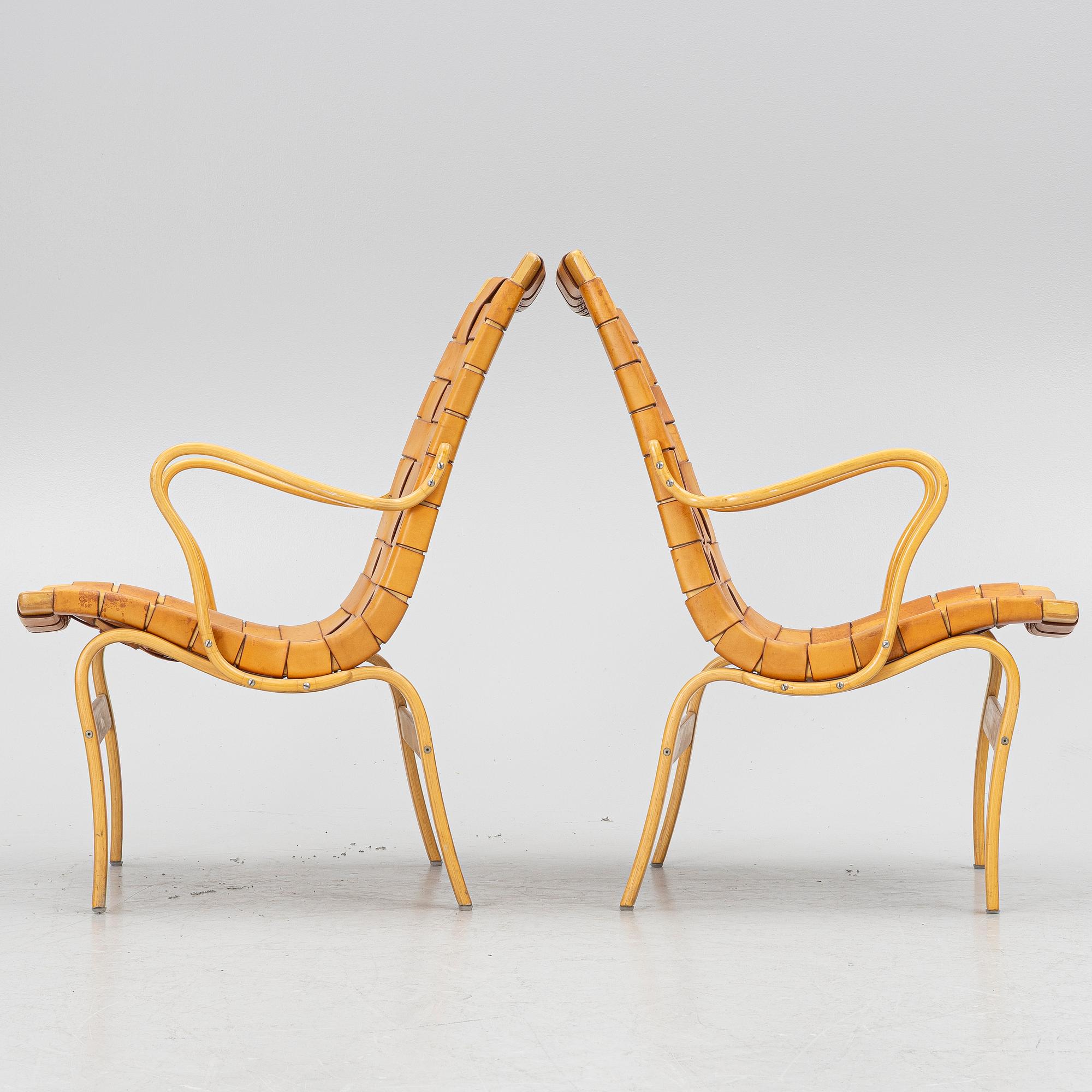 Bruno Mathsson, fåtöljer, ett par, "Eva", Firma Karl Mathsson, Värnamo.