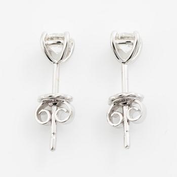 Earrings 18K white gold set with brilliant-cut diamonds, accompanied by GIA dossier.